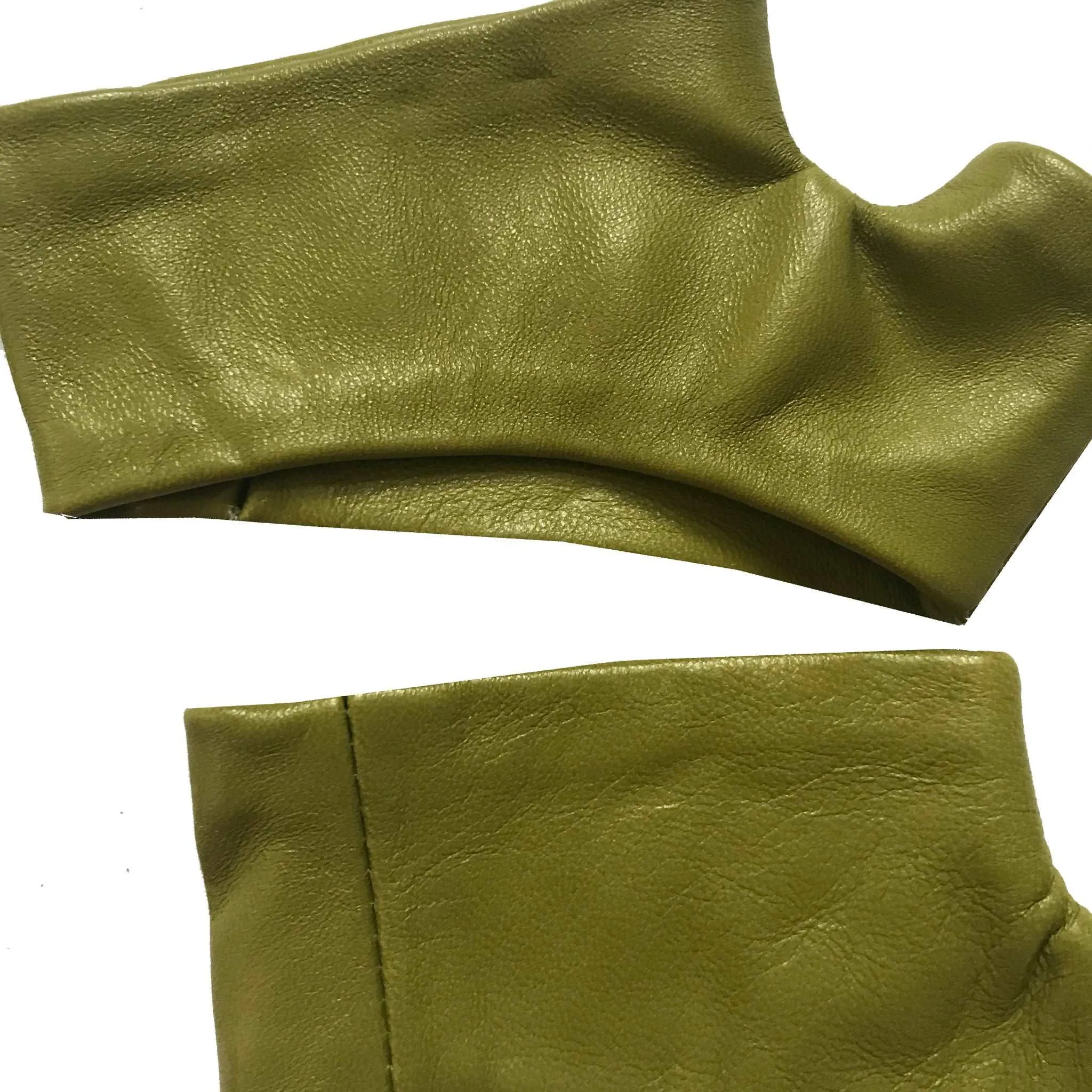 Fingerless Tail Green Mini Gloves – Handmade, Chic, and Effortlessly Stylish
