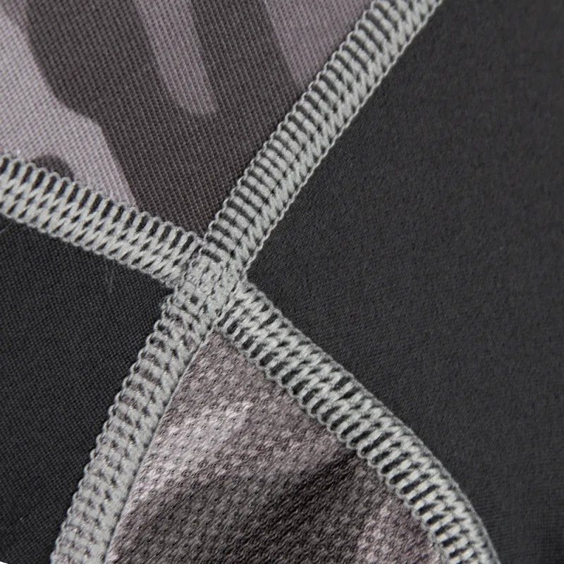 LANDER RASHGUARD LONG SLEEVES - BLACK/GRAY CAMO